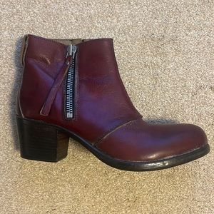 Moma burgundy brown ankle boot 9.5 never worn